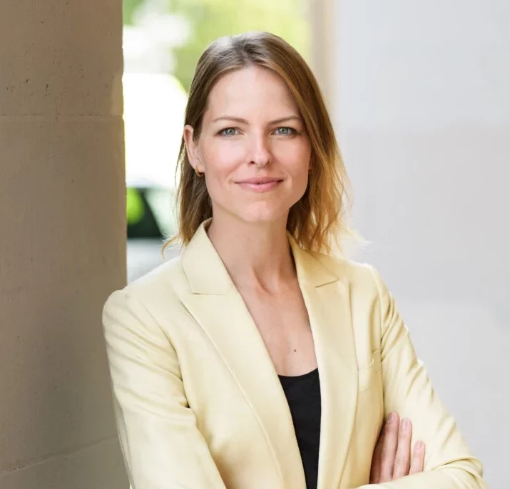 Sprecher: Julia M. Peter